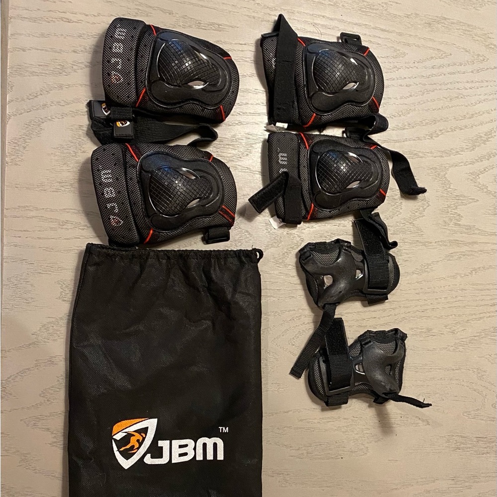 Skating knee, elbow, and wrist pads
